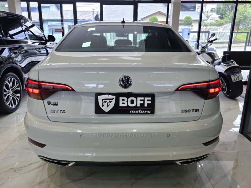 JETTA 1.4 R-LINE 250 16V TSI FLEX 4P AUTOMÁTICO - 2020 - CAXIAS DO SUL