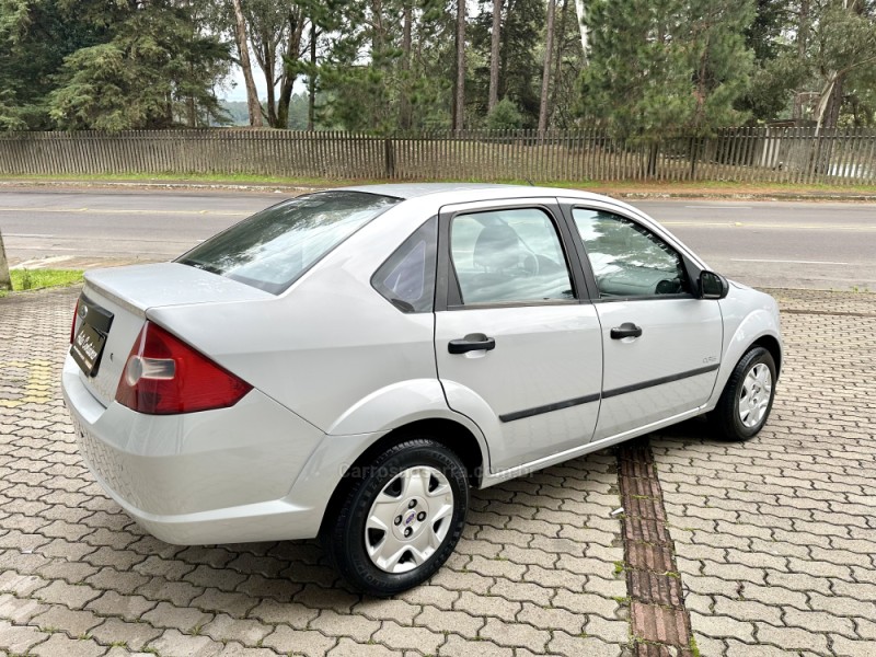 FIESTA 1.0 ROCAM SEDAN 8V FLEX 4P MANUAL - 2009 - CAXIAS DO SUL