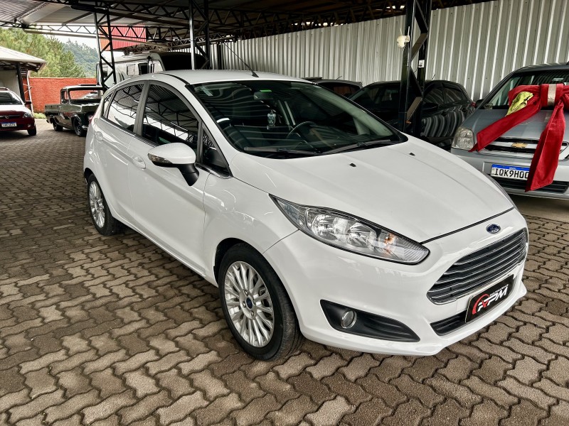 fiesta 1.6 titanium hatch 16v flex 4p automatico 2015 sao sebastiao do cai