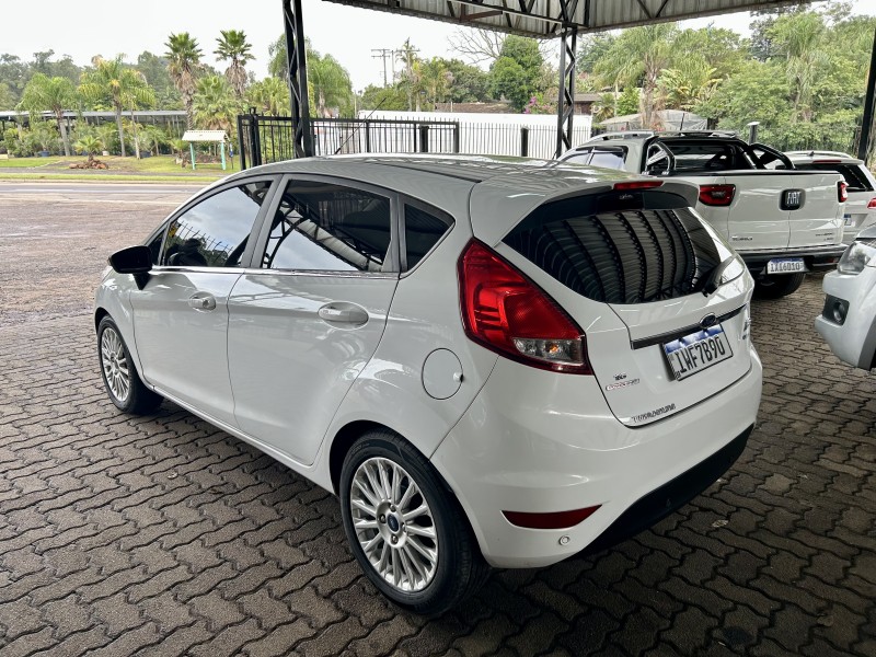 FIESTA 1.6 TITANIUM HATCH 16V FLEX 4P AUTOMÁTICO - 2015 - SãO SEBASTIãO DO CAí