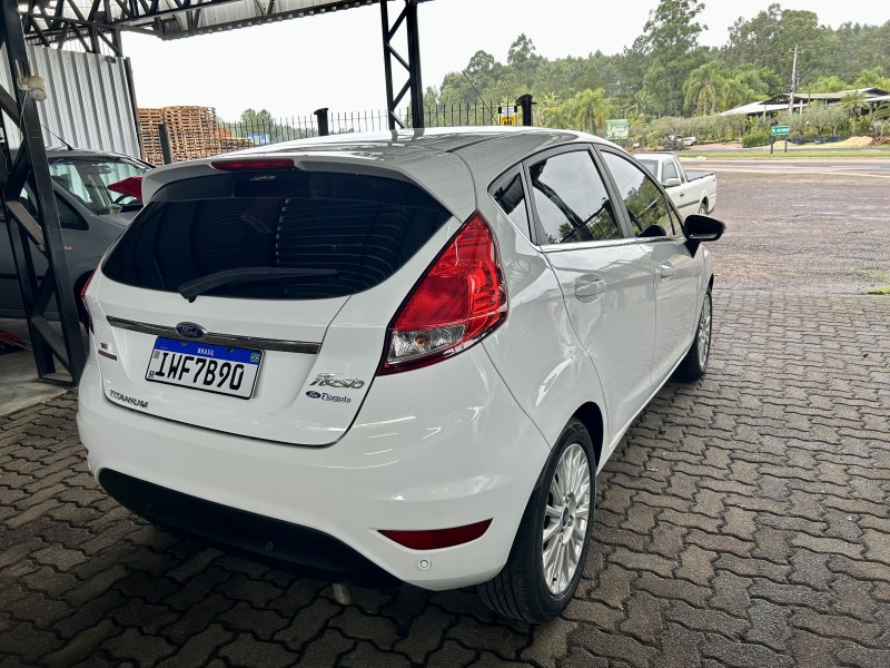 FIESTA 1.6 TITANIUM HATCH 16V FLEX 4P AUTOMÁTICO - 2015 - SãO SEBASTIãO DO CAí