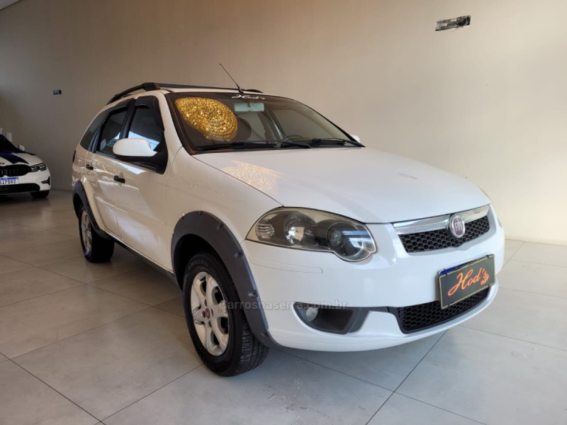 PALIO 1.6 TREKKING WEEKEND 16V FLEX 4P MANUAL - 2014 - CANELA