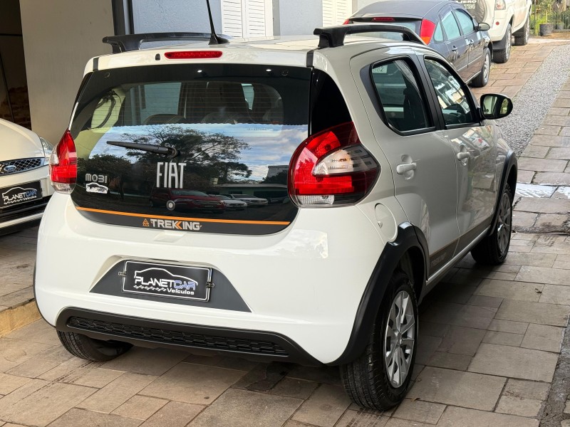 MOBI 1.0 TREKKING 8V FLEX 4P MANUAL - 2024 - FARROUPILHA