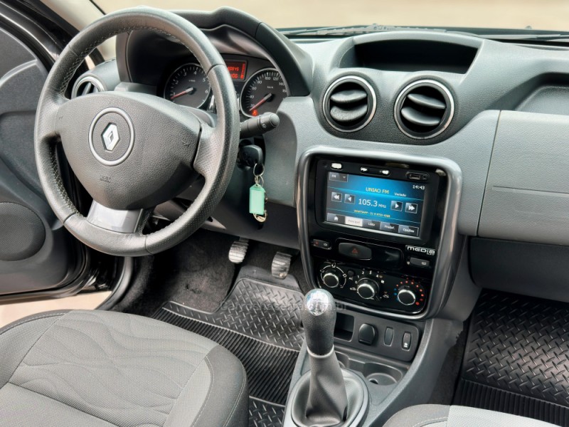 DUSTER 1.6 DYNAMIQUE 4X2 16V FLEX 4P MANUAL - 2014 - NOVO HAMBURGO