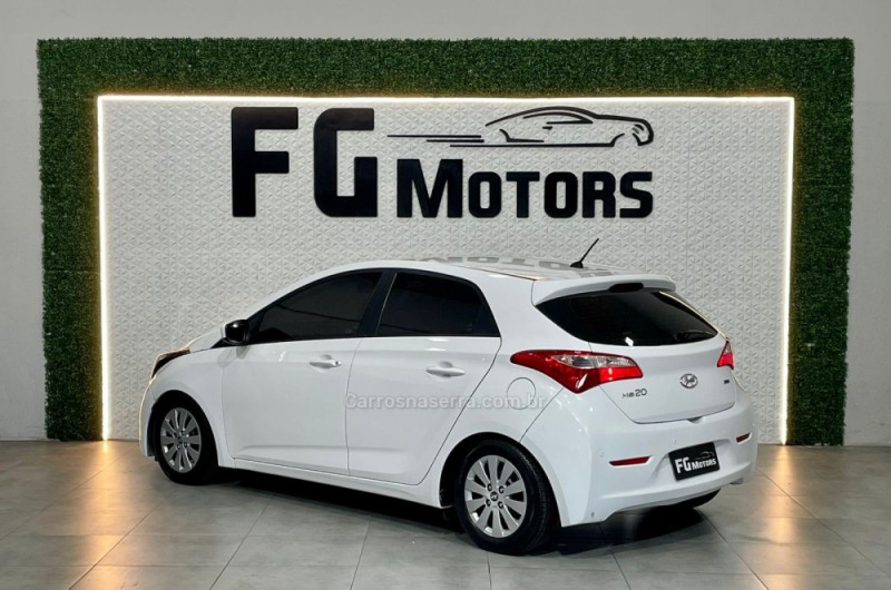 HB20 1.0 COMFORT PLUS 12V FLEX 4P MANUAL - 2015 - NOVO HAMBURGO