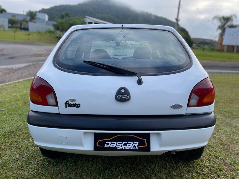FIESTA 1.0 MPI GL CLASS 8V GASOLINA 4P MANUAL - 2000 - BOM PRINCíPIO