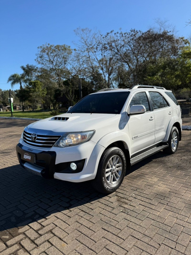 HILUX SW4 3.0 SRV 4X4 7 LUGARES 16V TURBO INTERCOOLER DIESEL 4P AUTOMÁTICO - 2012 - BROCHIER