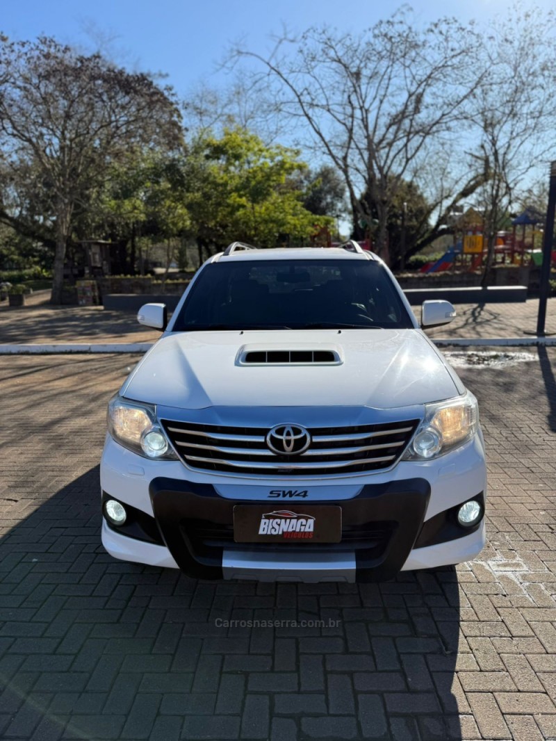 HILUX SW4 3.0 SRV 4X4 7 LUGARES 16V TURBO INTERCOOLER DIESEL 4P AUTOMÁTICO - 2012 - BROCHIER