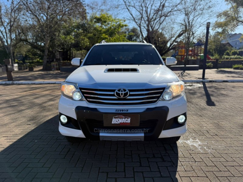 HILUX SW4 3.0 SRV 4X4 7 LUGARES 16V TURBO INTERCOOLER DIESEL 4P AUTOMÁTICO - 2012 - BROCHIER