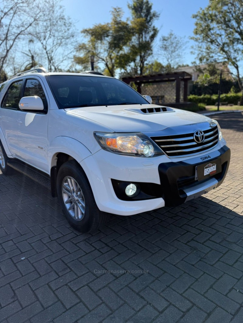 HILUX SW4 3.0 SRV 4X4 7 LUGARES 16V TURBO INTERCOOLER DIESEL 4P AUTOMÁTICO - 2012 - BROCHIER