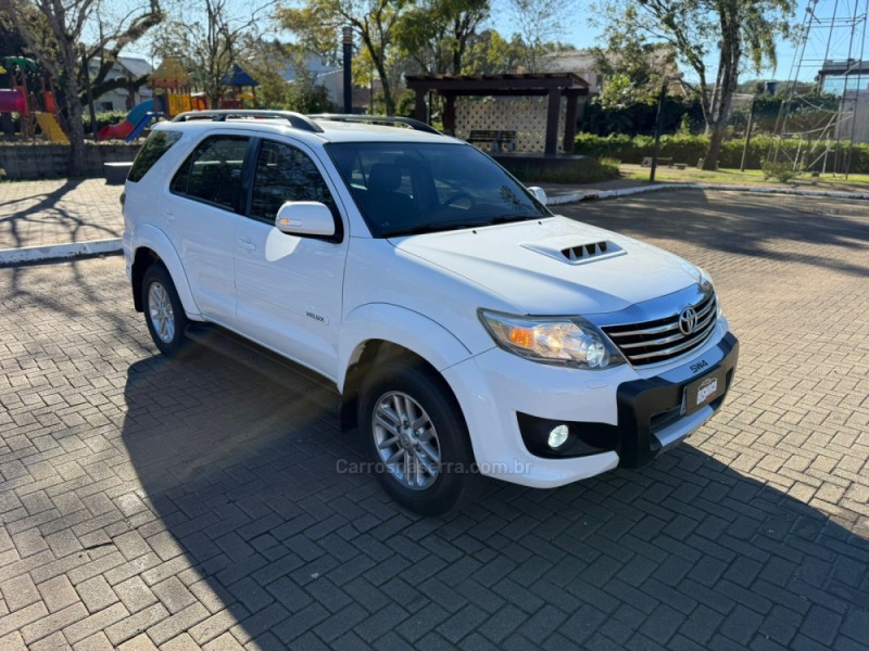 HILUX SW4 3.0 SRV 4X4 7 LUGARES 16V TURBO INTERCOOLER DIESEL 4P AUTOMÁTICO - 2012 - BROCHIER