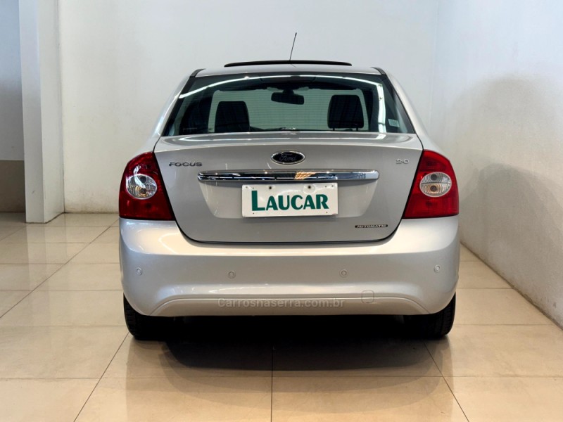 FOCUS 2.0 TITANIUM 16V FLEX 4P AUTOMÁTICO - 2011 - CASCA