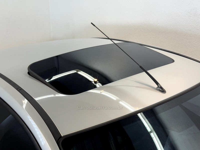FOCUS 2.0 TITANIUM 16V FLEX 4P AUTOMÁTICO - 2011 - CASCA