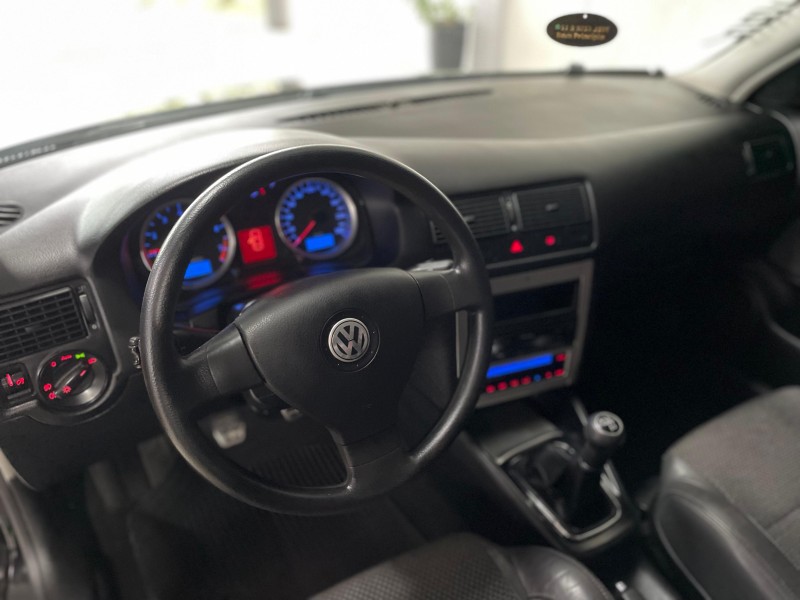 GOLF 1.6 MI SPORTLINE 8V FLEX 4P MANUAL - 2010 - BOM PRINCíPIO
