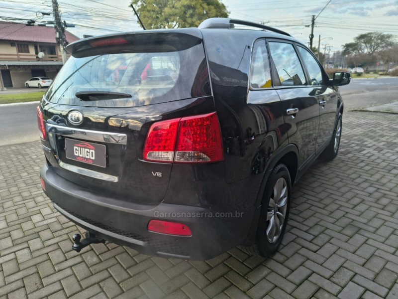 SORENTO 3.5 S.558 V6 4X2 24V GASOLINA 4P AUTOMÁTICO - 2011 - NOVO HAMBURGO