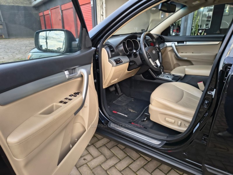 SORENTO 3.5 S.558 V6 4X2 24V GASOLINA 4P AUTOMÁTICO - 2011 - NOVO HAMBURGO
