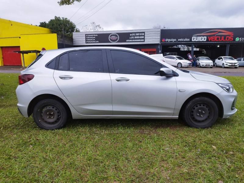 ONIX 1.0 LT 12V FLEX 4P MANUAL - 2020 - NOVO HAMBURGO