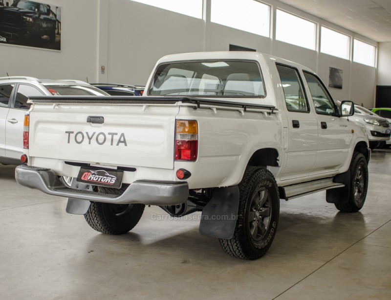 HILUX 3.0 DX 4X2 CD 16V DIESEL 4P MANUAL - 2003 - NOVO HAMBURGO