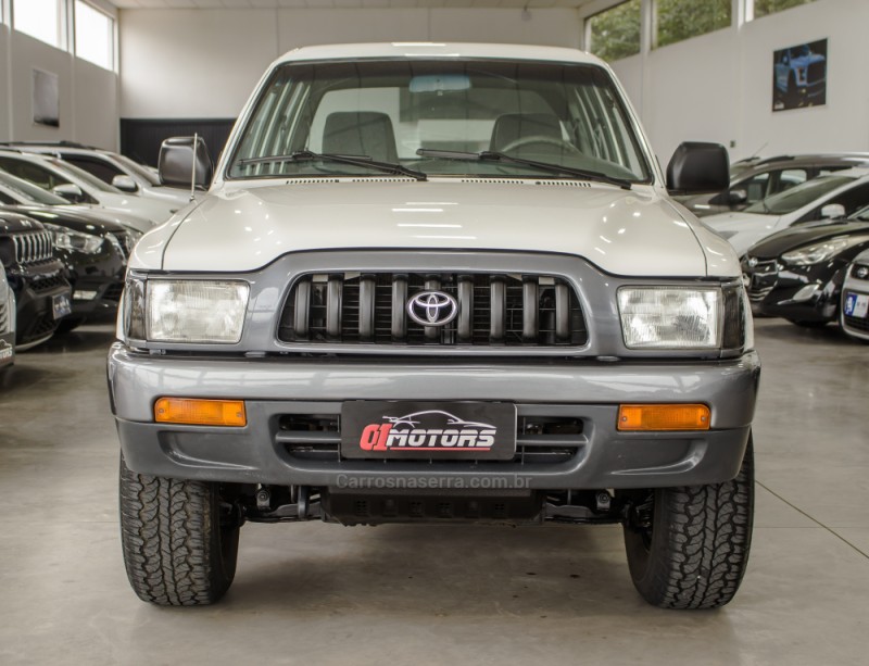 HILUX 3.0 DX 4X2 CD 16V DIESEL 4P MANUAL - 2003 - NOVO HAMBURGO
