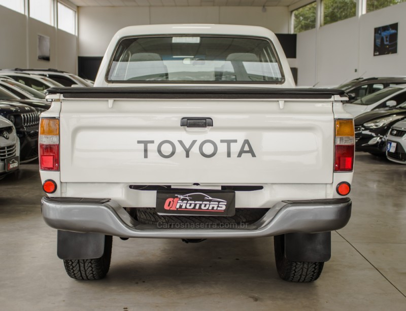 HILUX 3.0 DX 4X2 CD 16V DIESEL 4P MANUAL - 2003 - NOVO HAMBURGO