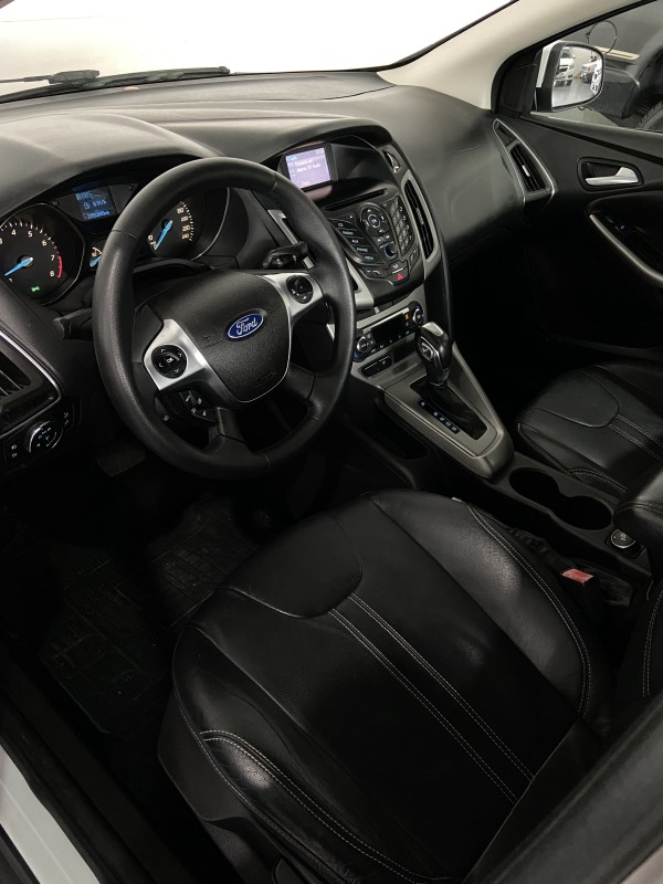 FOCUS 2.0 SE PLUS SEDAN 16V FLEX 4P AUTOMÁTICO - 2015 - FARROUPILHA