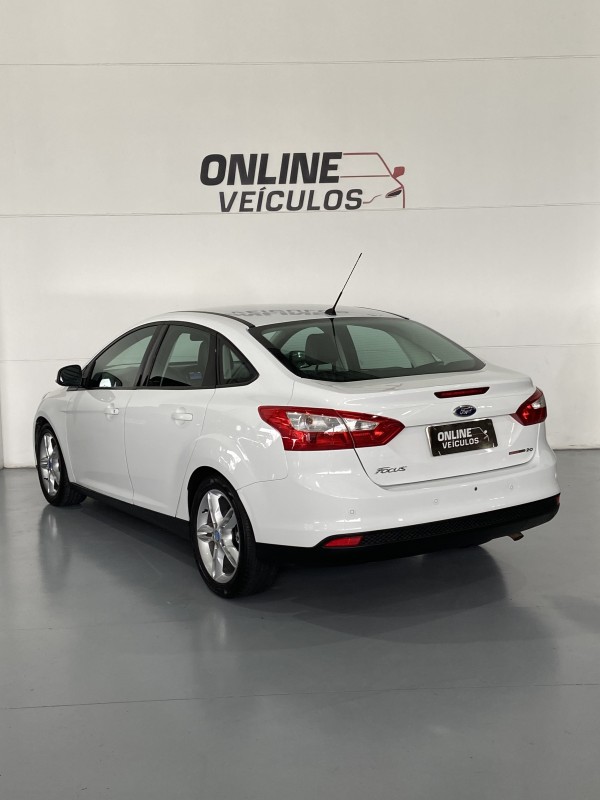 FOCUS 2.0 SE PLUS SEDAN 16V FLEX 4P AUTOMÁTICO - 2015 - FARROUPILHA