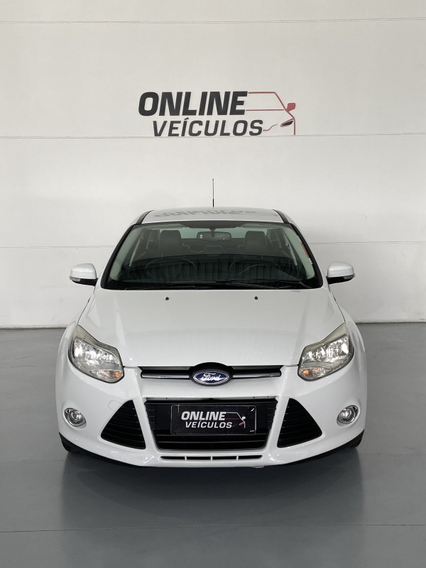 FOCUS 2.0 SE PLUS SEDAN 16V FLEX 4P AUTOMÁTICO - 2015 - FARROUPILHA
