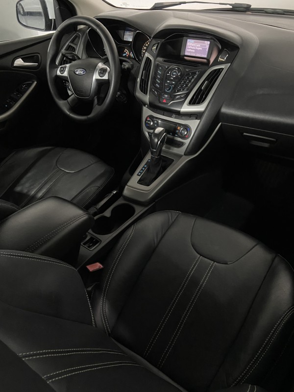 FOCUS 2.0 SE PLUS SEDAN 16V FLEX 4P AUTOMÁTICO - 2015 - FARROUPILHA