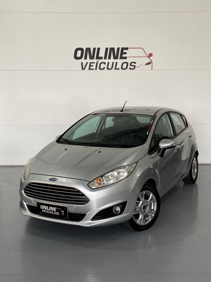 fiesta 1.6 se hatch 16v flex 4p automatico 2015 farroupilha