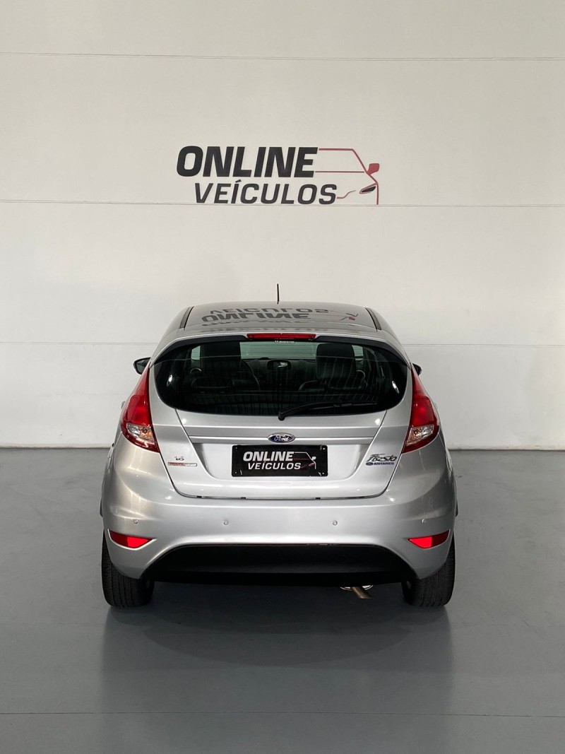 FIESTA 1.6 SE HATCH 16V FLEX 4P AUTOMÁTICO - 2015 - FARROUPILHA