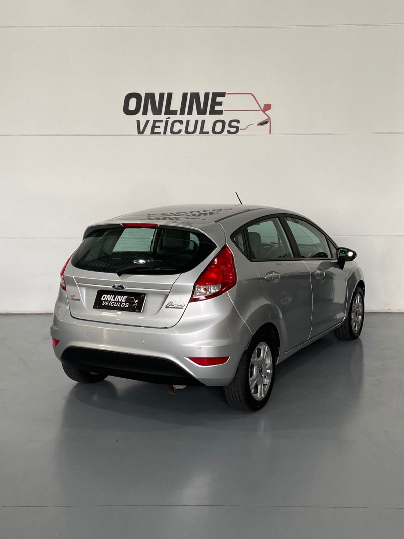 FIESTA 1.6 SE HATCH 16V FLEX 4P AUTOMÁTICO - 2015 - FARROUPILHA