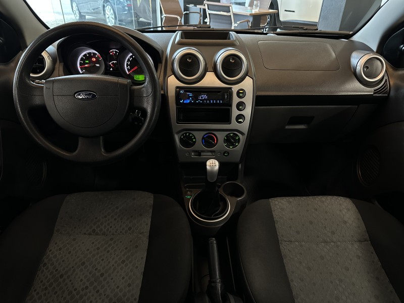 FIESTA 1.6 MPI CLASS HATCH 8V FLEX 4P MANUAL - 2013 - CAXIAS DO SUL