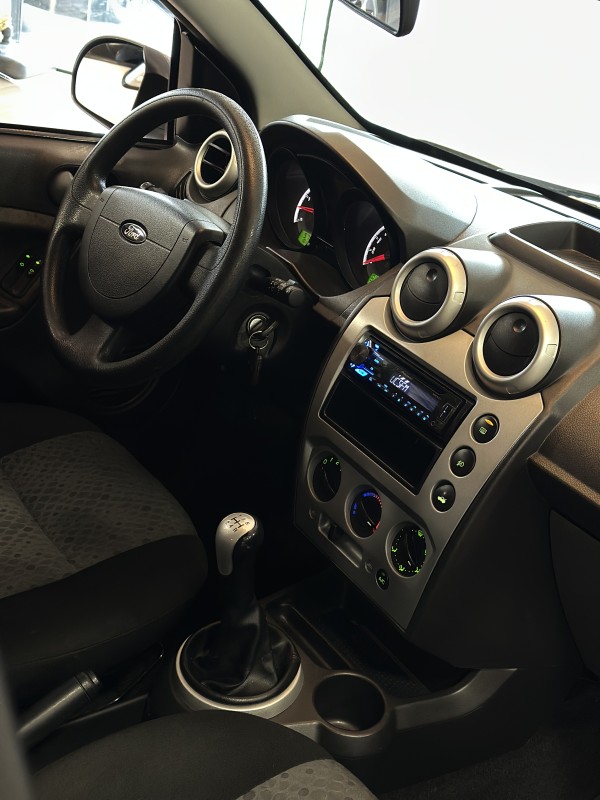FIESTA 1.6 MPI CLASS HATCH 8V FLEX 4P MANUAL - 2013 - CAXIAS DO SUL