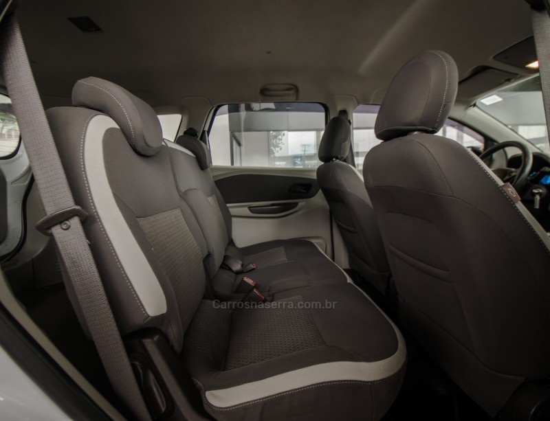 SPIN 1.8 LT 8V FLEX 4P MANUAL - 2014 - NOVO HAMBURGO
