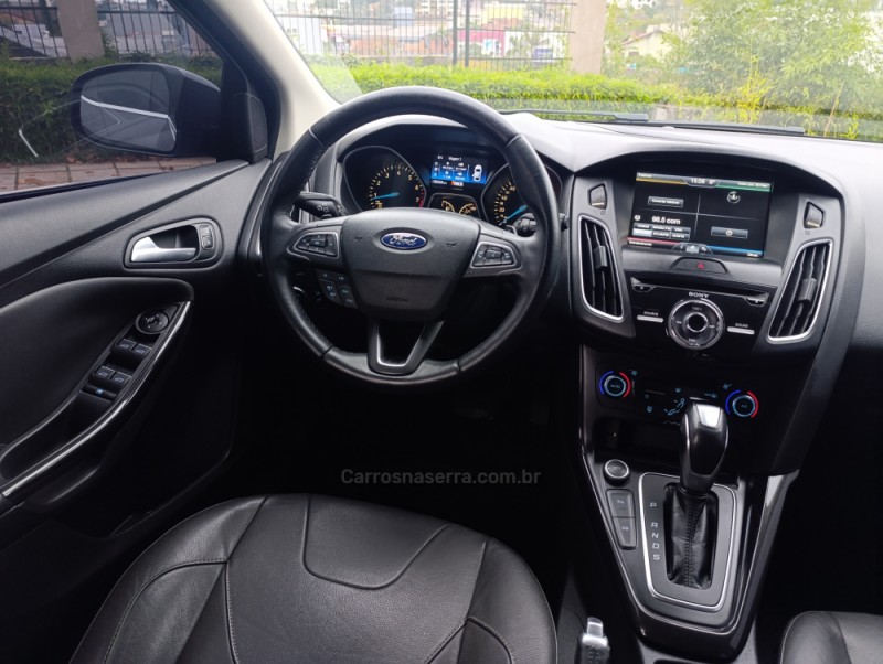 FOCUS 2.0 TITANIUM PLUS HATCH 16V FLEX 4P AUTO - 2016 - CAXIAS DO SUL