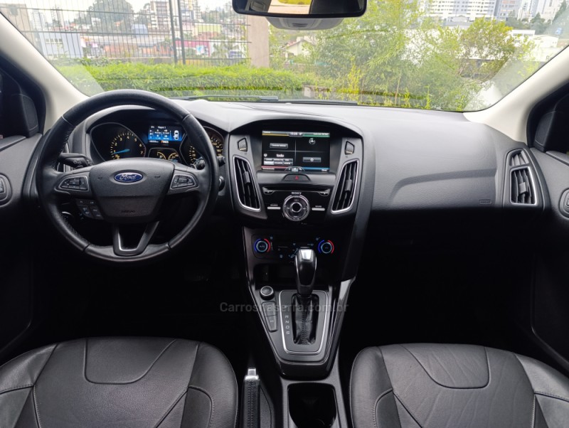 FOCUS 2.0 TITANIUM PLUS HATCH 16V FLEX 4P AUTO - 2016 - CAXIAS DO SUL