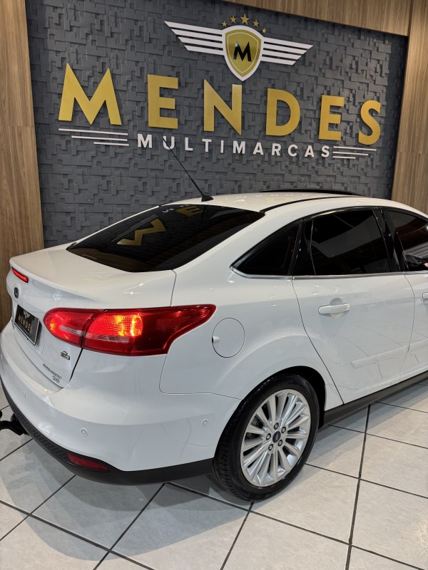 FOCUS 2.0 TITANIUM SEDAN 16V FLEX 4P AUTOMÁTICO - 2016 - NOVO HAMBURGO