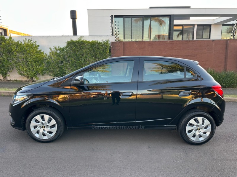 ONIX 1.4 MPFI LT 8V FLEX 4P MANUAL - 2015 - SãO LEOPOLDO