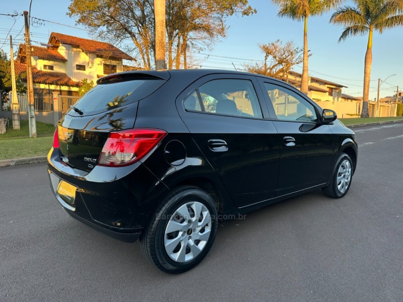 ONIX 1.4 MPFI LT 8V FLEX 4P MANUAL - 2015 - SãO LEOPOLDO
