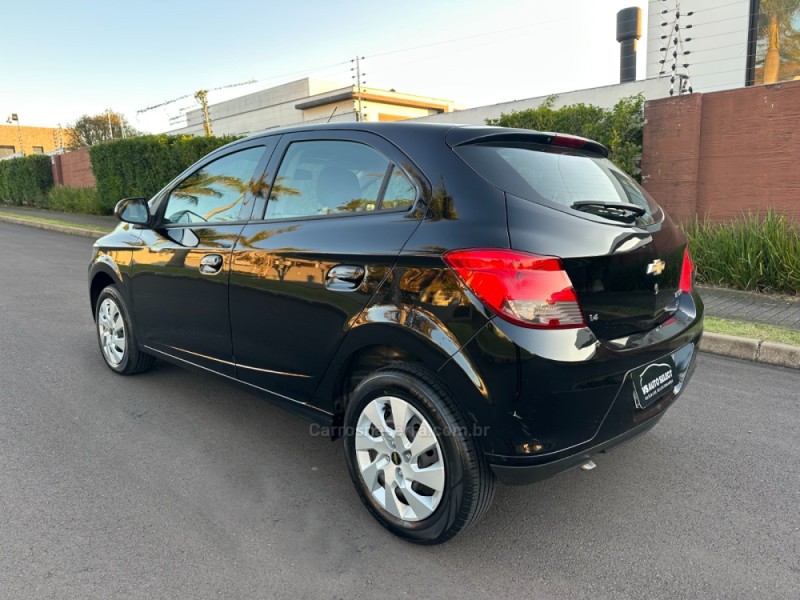 ONIX 1.4 MPFI LT 8V FLEX 4P MANUAL - 2015 - SãO LEOPOLDO