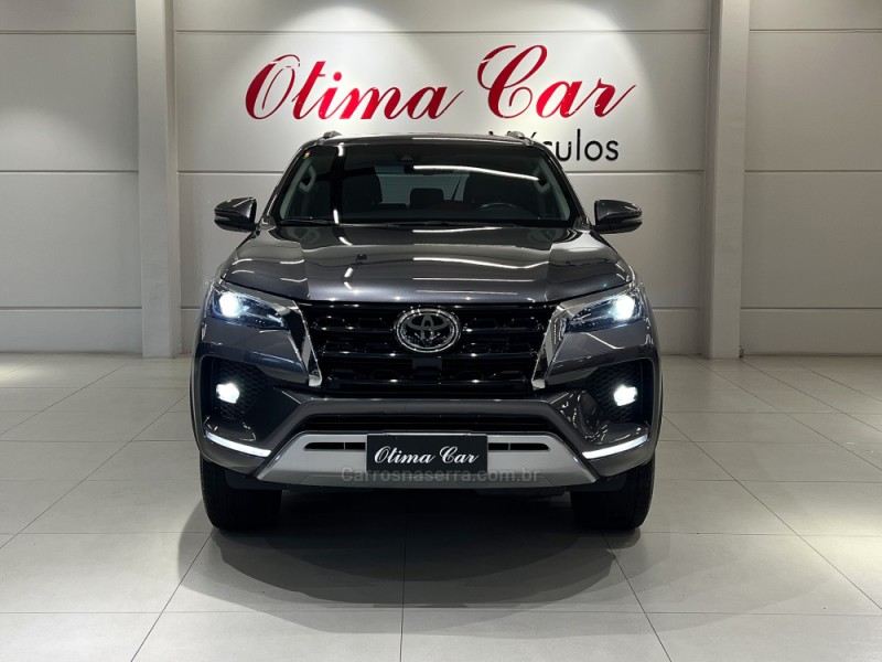 HILUX SW4 2.8 SRX 4X4 7 LUGARES 16V TURBO INTERCOOLER DIESEL 4P AUTOMÁTICO - 2021 - FLORES DA CUNHA