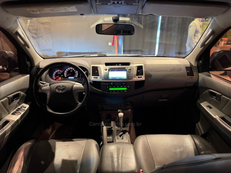 HILUX 2.7 SRV 4X4 CD 16V FLEX 4P AUTOMÁTICO - 2013 - FARROUPILHA