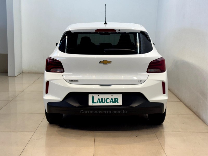 ONIX 1.0 LT 12V FLEX 4P MANUAL - 2023 - CASCA
