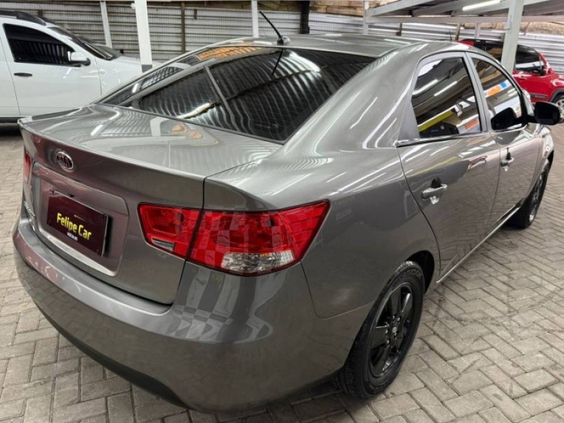 CERATO 1.6 EX SEDAN 16V GASOLINA 4P MANUAL - 2010 - CAXIAS DO SUL