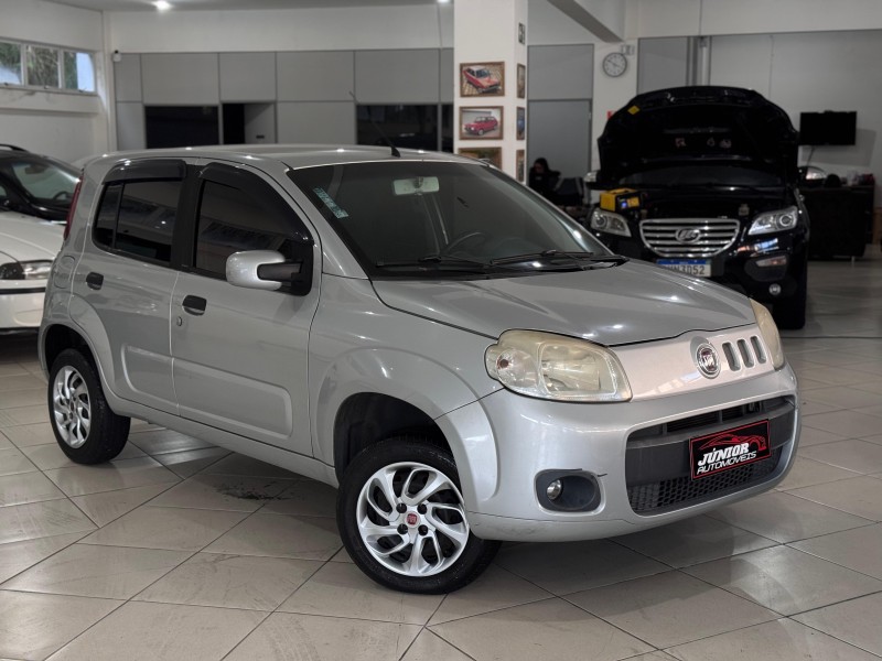 UNO 1.0 EVO VIVACE 8V FLEX 4P MANUAL