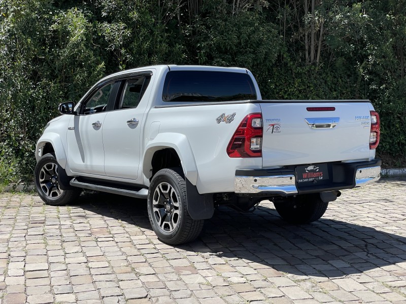 HILUX 2.8 SRX PLUS 4X4 CD TURBO DIESEL 4P AUTOMÁTICO - 2024 - FARROUPILHA