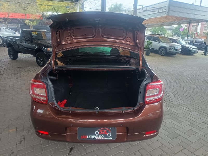 LOGAN 1.6 DYNAMIQUE 8V FLEX 4P MANUAL - 2015 - CAXIAS DO SUL