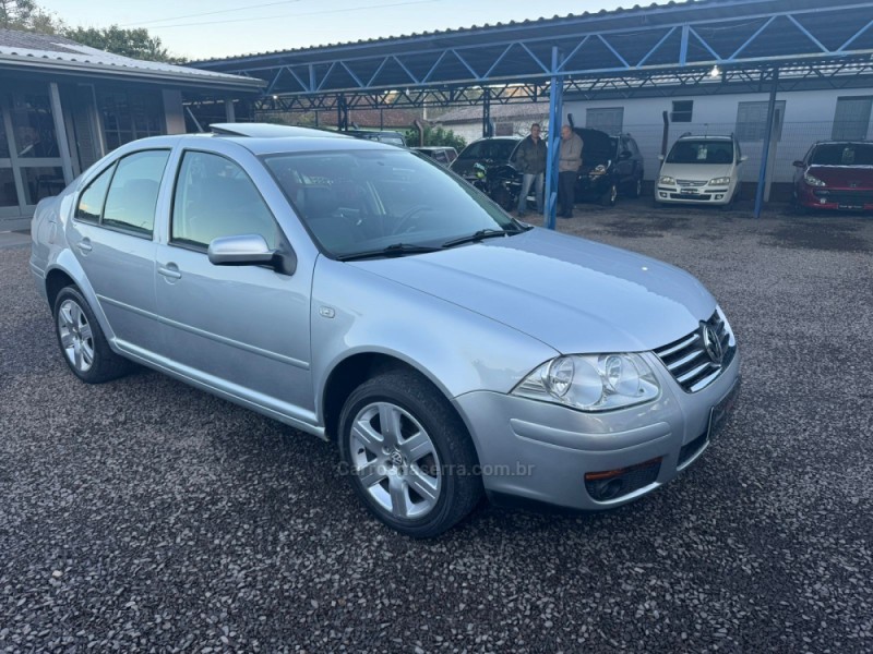 BORA 2.0 MI 8V FLEX 4P MANUAL - 2011 - IGREJINHA