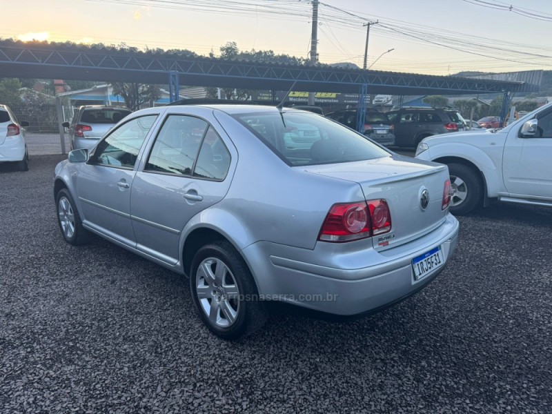 BORA 2.0 MI 8V FLEX 4P MANUAL - 2011 - IGREJINHA