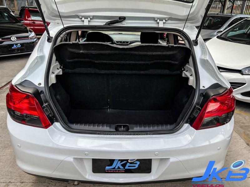 ONIX 1.0 LTZ 12V TURBO FLEX 4P MANUAL - 2013 - NOVO HAMBURGO